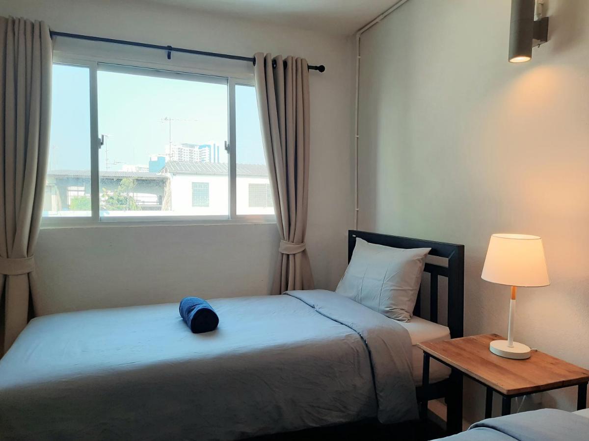 Pingplalee Female House Bed and Breakfast Bangkok Buitenkant foto