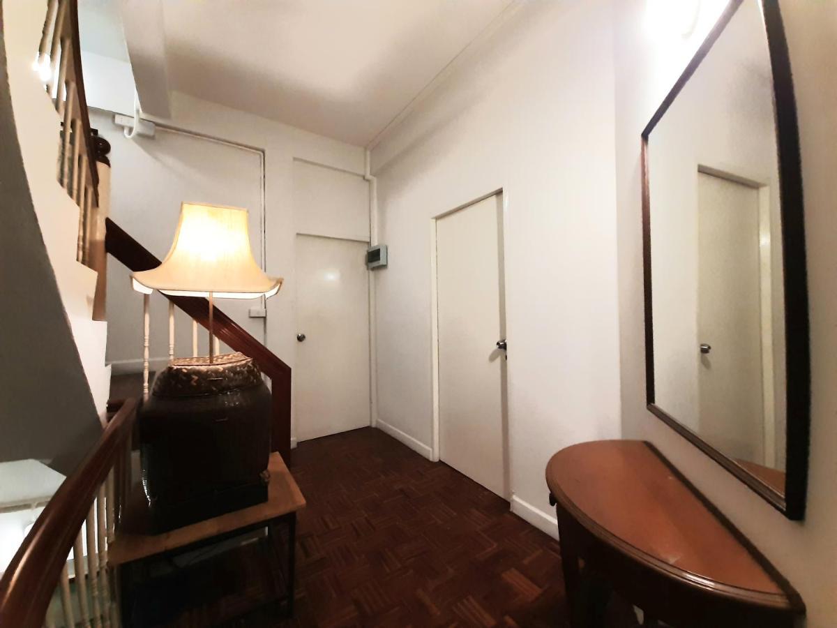 Pingplalee Female House Bed and Breakfast Bangkok Buitenkant foto