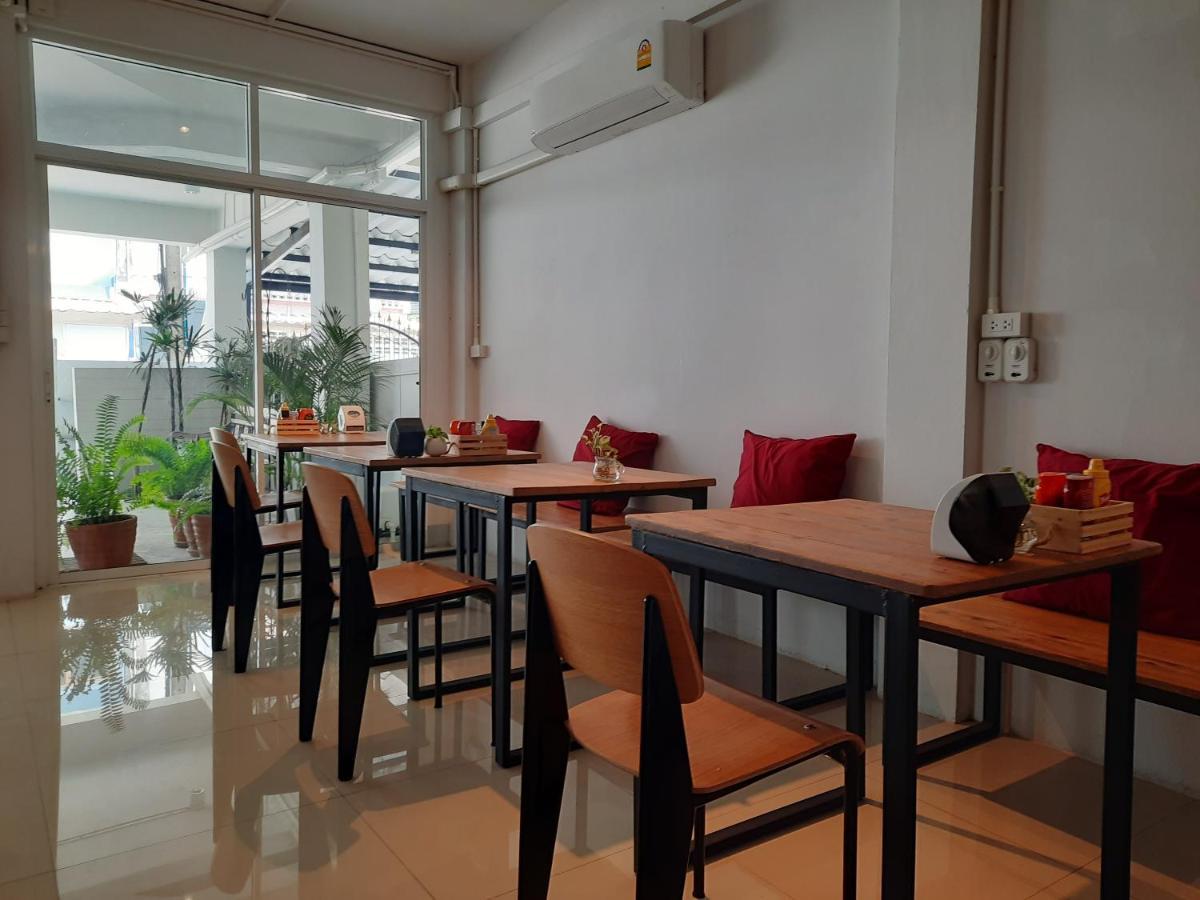 Pingplalee Female House Bed and Breakfast Bangkok Buitenkant foto