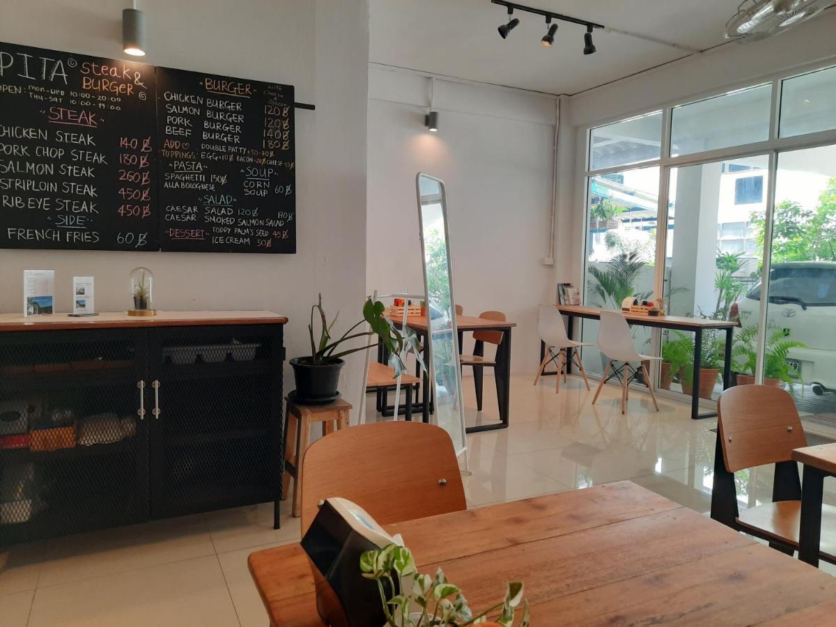 Pingplalee Female House Bed and Breakfast Bangkok Buitenkant foto